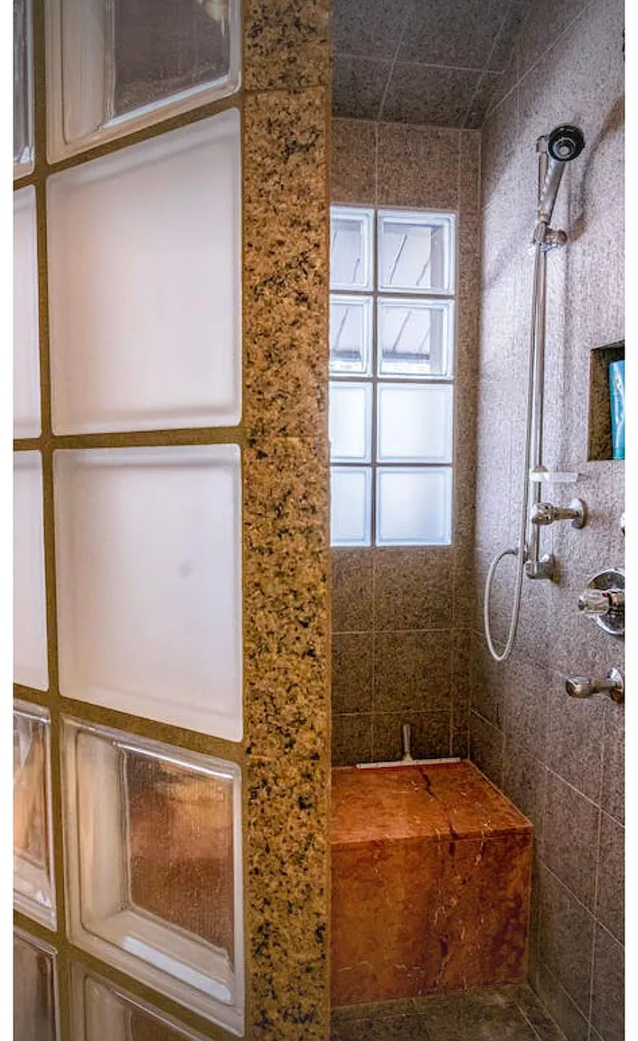 d2c3177ec33f2521df2042c2ac7df701-uncropped_scaled_within_1536_1152